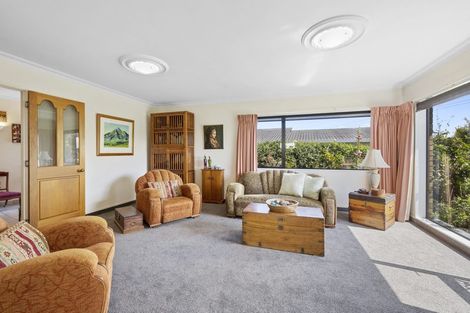 Photo of property in 13 Karina Road, Merrilands, New Plymouth, 4312
