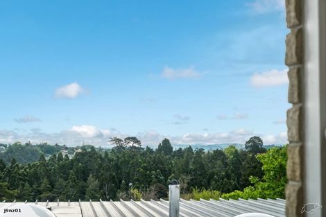 Photo of property in 3/10 Coroglen Avenue, Birkenhead, Auckland, 0626