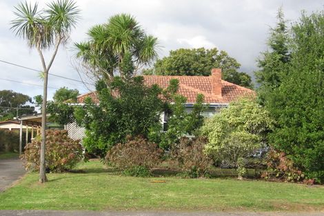 Photo of property in 8 River Road, Te Atatu Peninsula, Auckland, 0610