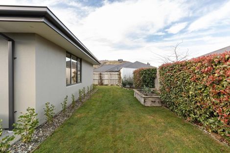 Photo of property in 8 Judge And Jury Drive, Lake Hayes, Queenstown, 9304