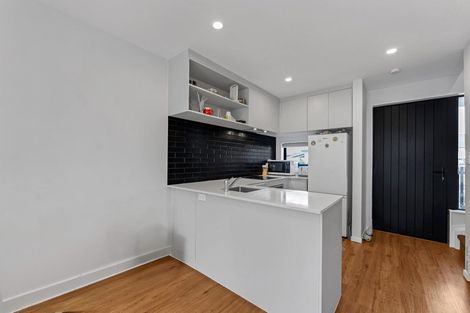 Photo of property in 2/119 Bruce Mclaren Road, Henderson, Auckland, 0612