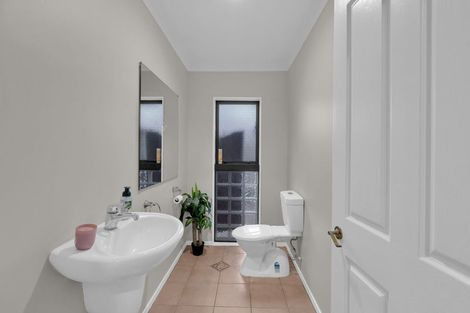 Photo of property in 6 Fencourt Place, Rototuna North, Hamilton, 3210