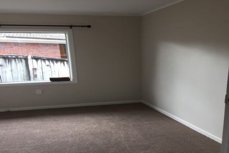 Photo of property in 26 Tawhana Crescent, Red Beach, 0932