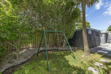 Photo of property in 18 Raumati Terrace, Khandallah, Wellington, 6035