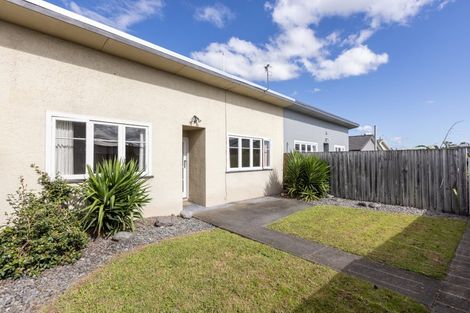 Photo of property in 2/122 Maddison Street, Akina, Hastings, 4122