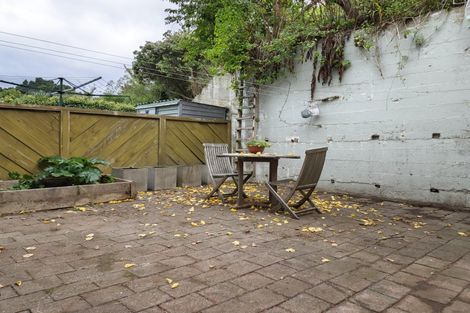 Photo of property in 24f2 Akatea Street, Berhampore, Wellington, 6023