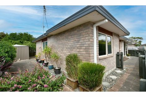 Photo of property in 2/11 Milton Road, Orewa, 0931