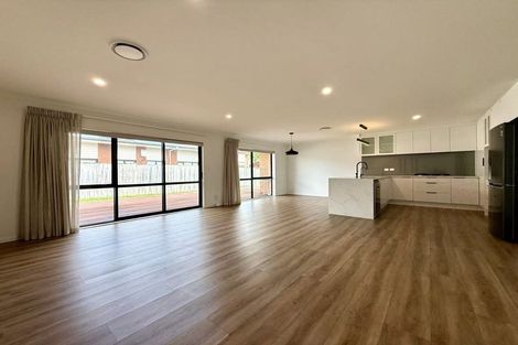 Photo of property in 1 Maple Lane, Huapai, Kumeu, 0810