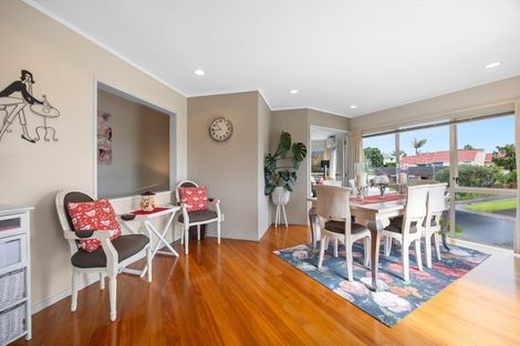 Photo of property in 6 Harbour Lights Close, West Harbour, Auckland, 0618
