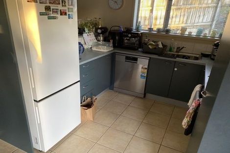 Photo of property in 37 Tiri Tiri Road, Birkdale, Auckland, 0626