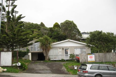 Photo of property in 95a Stewart Drive, Newlands, Wellington, 6037