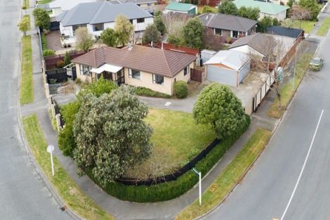Photo of property in 32 Royal Park Drive, Parklands, Christchurch, 8083