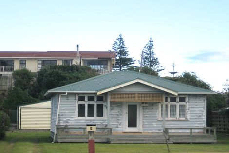 Photo of property in 9 Tasman Road, Otaki Beach, Otaki, 5512