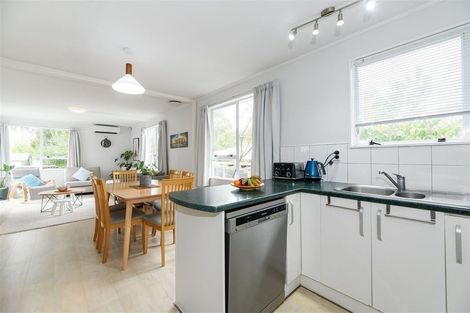 Photo of property in 48 Borich Road, Sunnyvale, Auckland, 0612