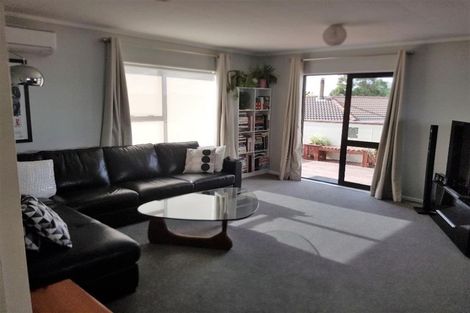 Photo of property in 25 Clearview Heights, Ranui, Auckland, 0612