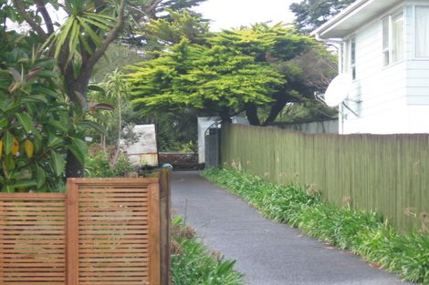 Photo of property in 60 Reynella Drive, Massey, Auckland, 0614