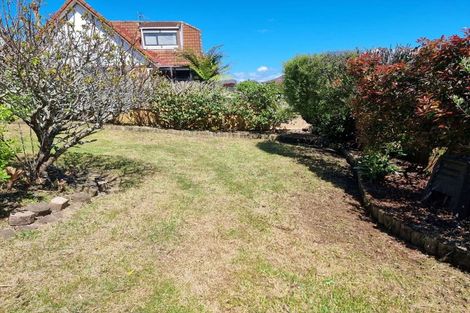 Photo of property in 47 Dalwhinnie Parade, Highland Park, Auckland, 2010