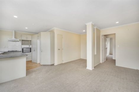 Photo of property in 6 Locksley Lane, Hamilton East, Hamilton, 3216