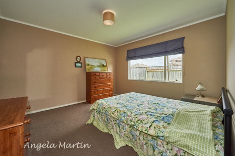 Photo of property in 18 Meridian Grove, Kelvin Grove, Palmerston North, 4414
