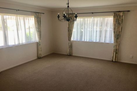 Photo of property in 31 Heyington Way, East Tamaki Heights, Auckland, 2016