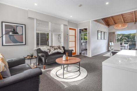 Photo of property in 4 Lane Crescent, Tawa, Wellington, 5028