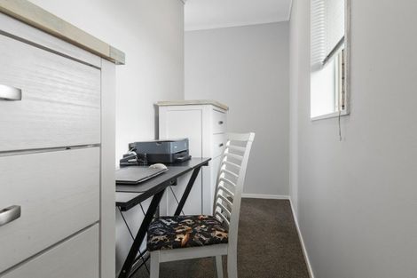 Photo of property in 2/32 Prospect Terrace, Pukekohe, 2120