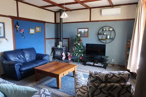 Photo of property in 16 Tawa Terrace, Tawa, Wellington, 5028