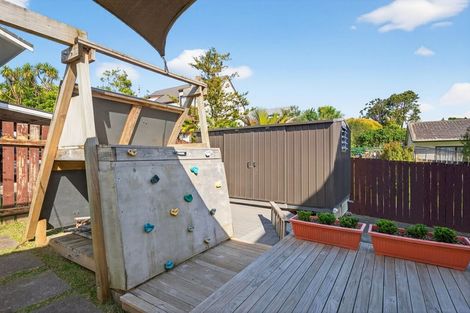 Photo of property in 2/36 Gatman Street, Birkdale, Auckland, 0626