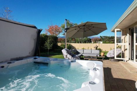 Photo of property in 9 Garth Road, Levin, 5571