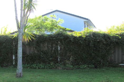 Photo of property in 1 Coquille Place, Half Moon Bay, Auckland, 2012