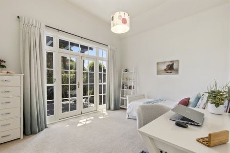 Photo of property in 7 Burnham Street, Seatoun, Wellington, 6022