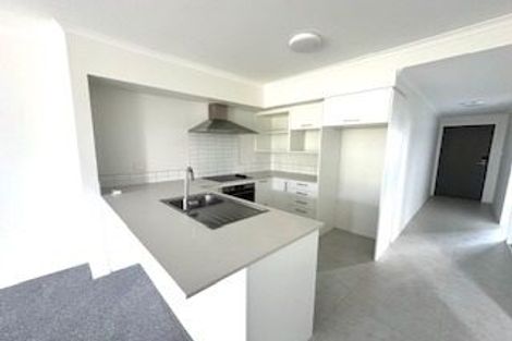 Photo of property in 27 Manarini Road, Westgate, Auckland, 0614