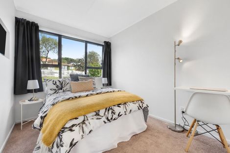 Photo of property in 42 Ennis Avenue, Pakuranga Heights, Auckland, 2010