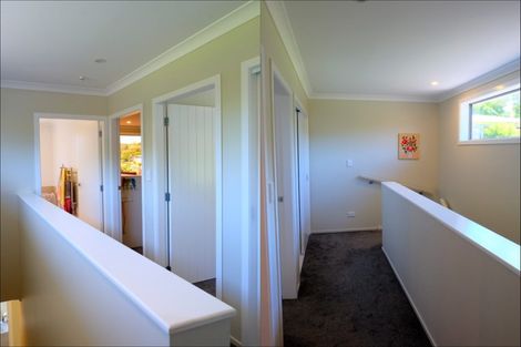 Photo of property in 102u1 Chester Road, Tawa, Wellington, 5028