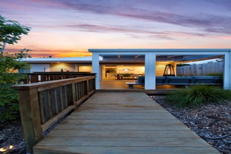 Photo of property in 17 Rauta Way, Helensville, 0800