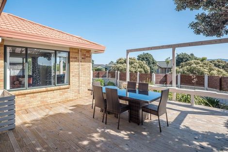 Photo of property in 18 Kotuku Drive, Paraparaumu Beach, Paraparaumu, 5032