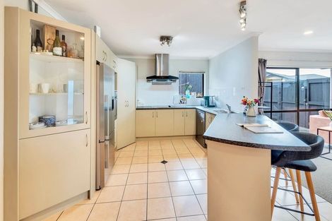 Photo of property in 15 San Carlo Court, Henderson, Auckland, 0612