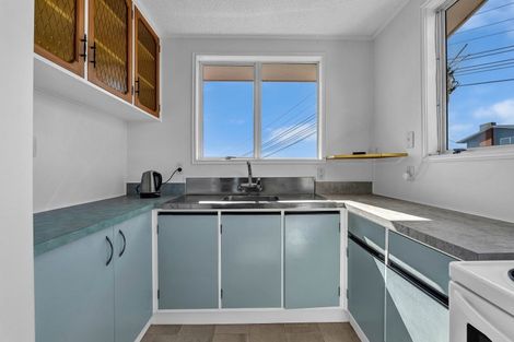 Photo of property in 15a Crownhill Street, Spotswood, New Plymouth, 4310