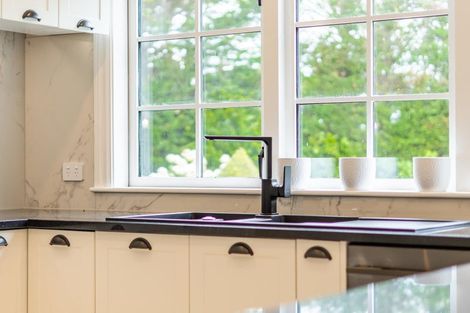 Photo of property in 29 Padnell Crescent, Paparangi, Wellington, 6037