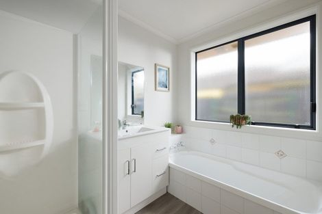 Photo of property in 64 Oriental Parade, Papamoa Beach, Papamoa, 3118