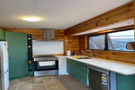 Photo of property in 11 Heather Place, Sunnynook, Auckland, 0620