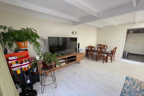 Photo of property in 53 Kaurilands Road, Titirangi, Auckland, 0604