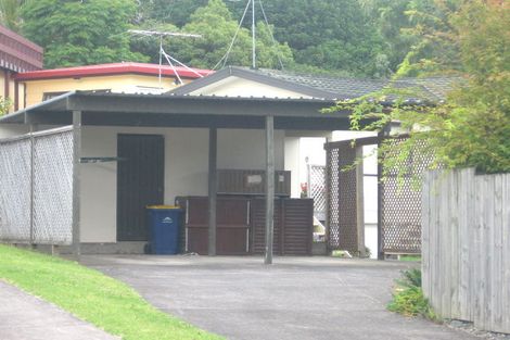 Photo of property in 2/26 Sunward Rise, Glenfield, Auckland, 0629