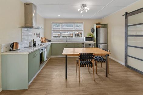 Photo of property in 8 Parkers Road, Tahunanui, Nelson, 7011