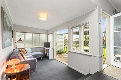 Photo of property in 19 Rimu Street, New Lynn, Auckland, 0600