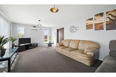 Photo of property in 59 Winters Road, Redwood, Christchurch, 8051