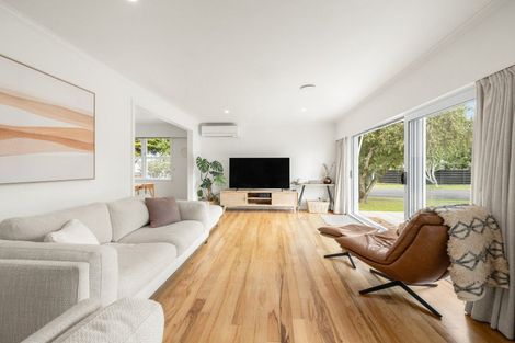 Photo of property in 3 Seamer Place, St Andrews, Hamilton, 3200