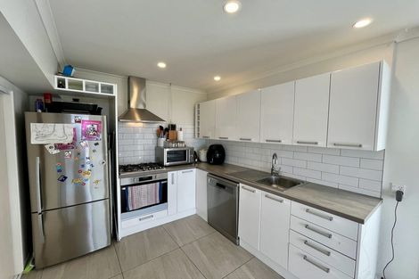 Photo of property in 127u2 Raroa Road, Aro Valley, Wellington, 6012