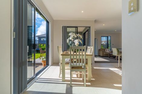 Photo of property in 2 Taikura Avenue, Red Beach, 0932