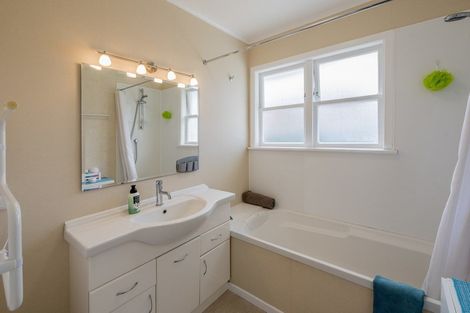 Photo of property in 2 Glen Street, Levin, 5510